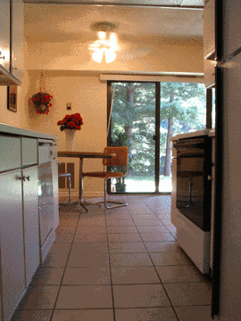 stoneview_kitchen_dining_patio_staged.gif